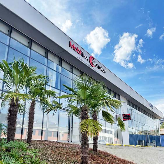 Centro Comercial Amadeo Zambom